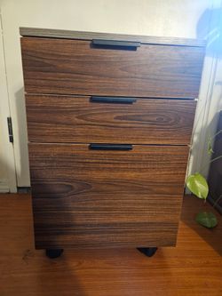 Modern rolling filing cabinet- 3 drawer