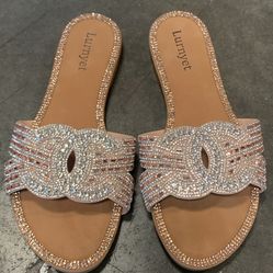 FREE BRAND NEW WOMEN’S SHOES – MANY DIFFERENT STYLES – TODAY ONLY