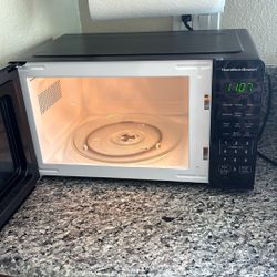 Hamilton beach Microwave 