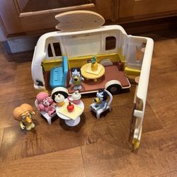 Kids Bluey camper playset. Comes with everything in the picture. Gently played with. Smoke free and clean home.