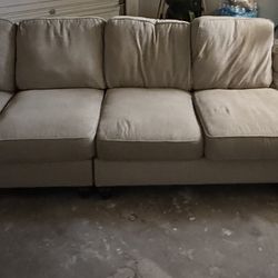 Sofá En Buena Condición 