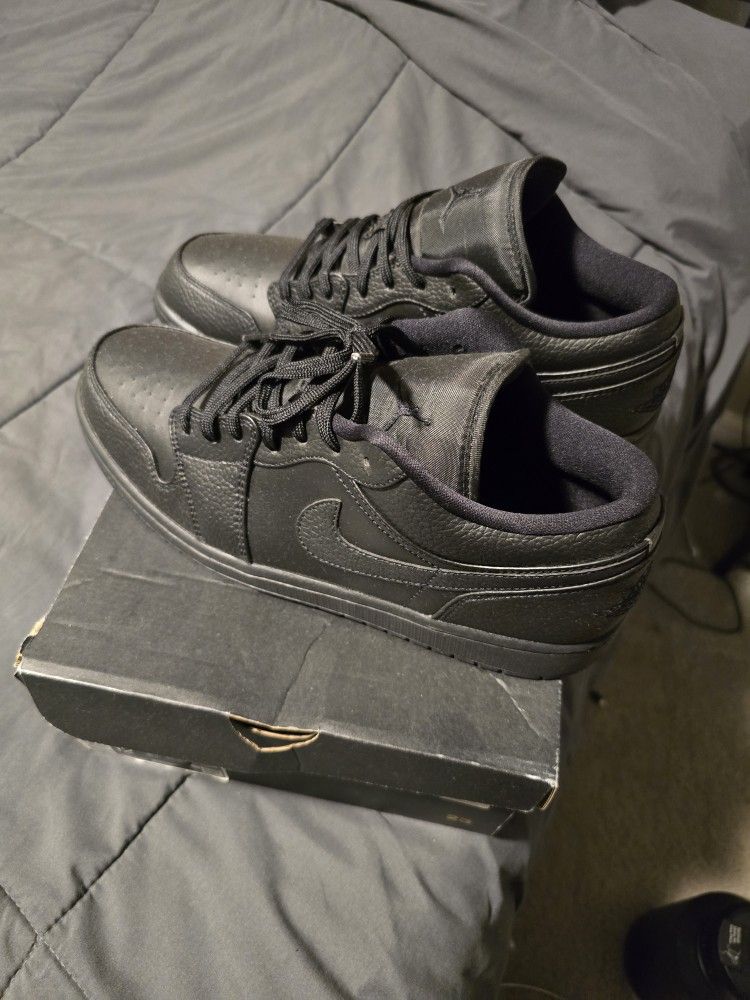 Air Jordan 1 Low Black On Black