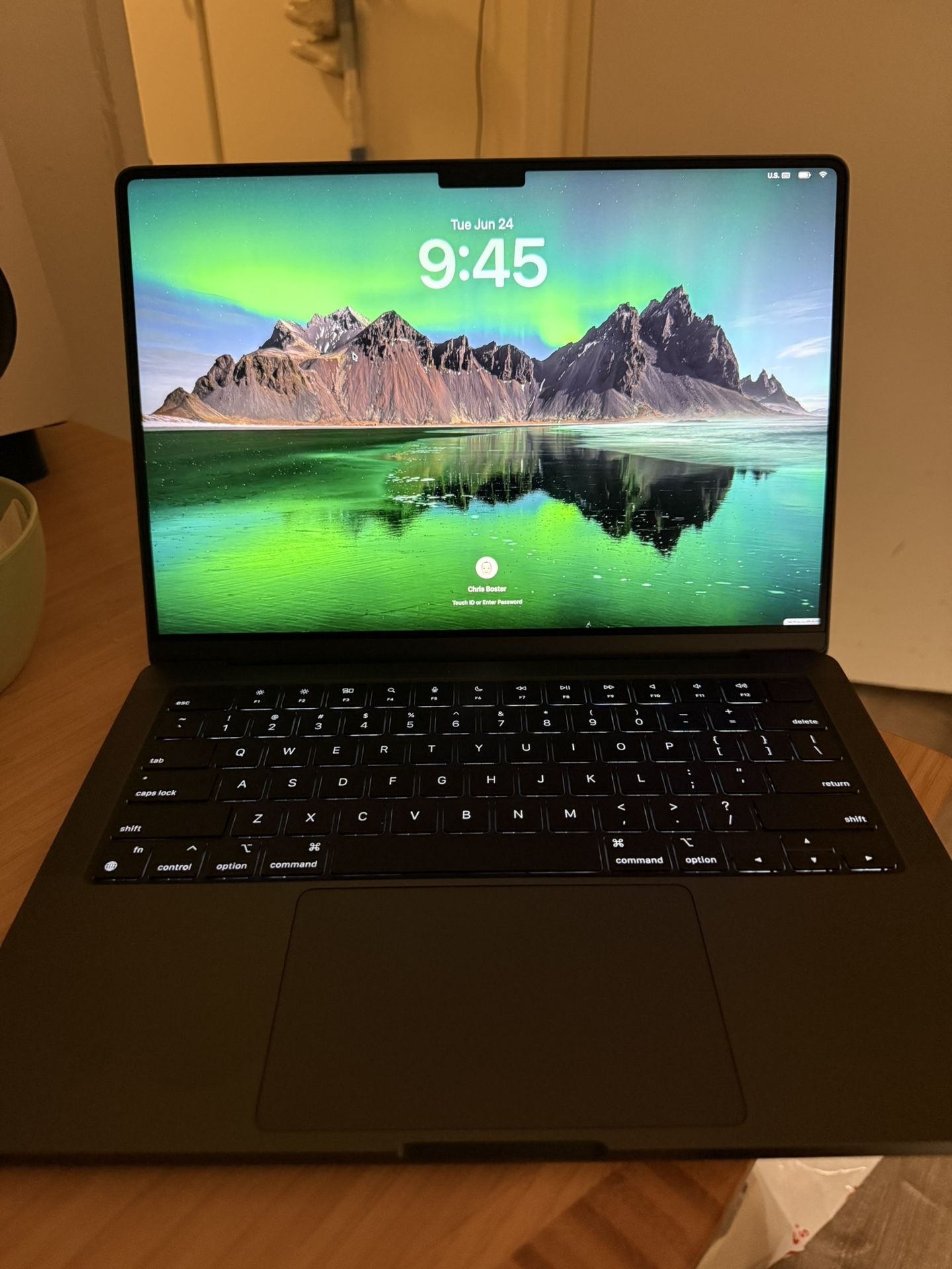 MacBook M4 14 Inch Nano Texture Screen