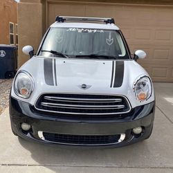 Salvage!!!) Selling my mini coop it works perfectly fine and also good at saving gas its a 2015 mini coupe exterior has a couple buffs and interior to