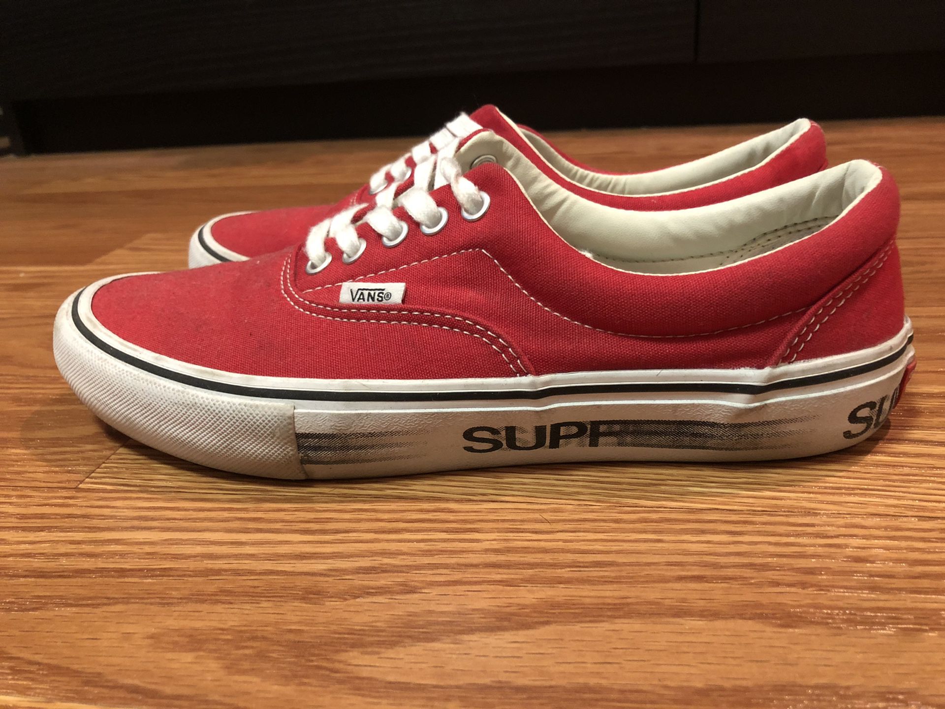 Supreme x Vans in Red (Size 9)