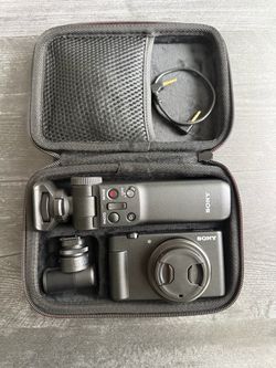 Sony ZV-1F 4K Vlog Camera + Bluetooth Grip + Mic + Case