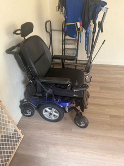 Power wheel chair