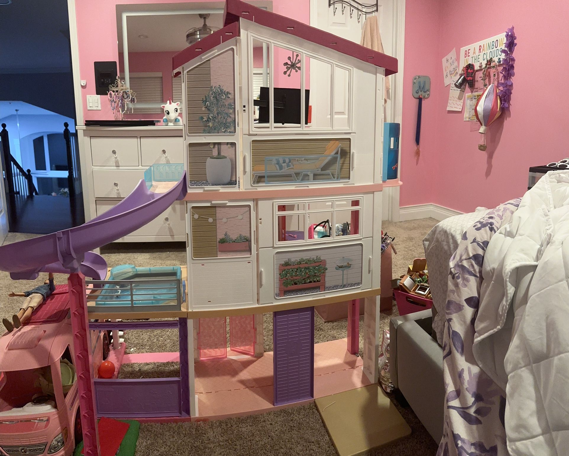 Barbies Dream House With Elevator & Pool & Lots Extra Stuff