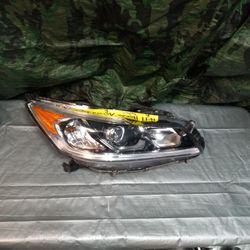 2016-17 Honda Accord Right Headlight Sedan 