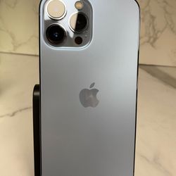 iPhone 13 Pro Max 128gb Unlocked ID: 30665