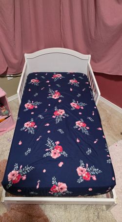 Toddler bed with mattress