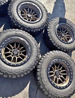 Se vende un set de rines nuevos para Toyota Chevy y Nissan frontier con llantas Lt BFgoodrich 🚀✅📲