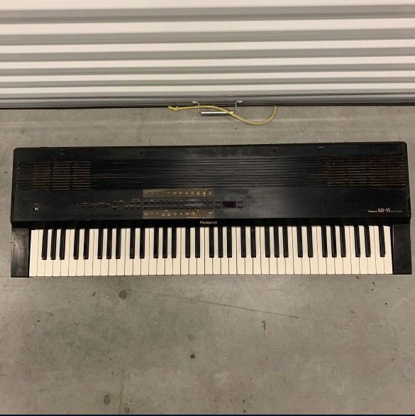 Roland KR-55 KR55 Digital 61-Key Keyboard Synth Synthesizer Piano