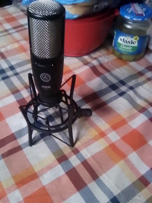 Akg P220 Mic