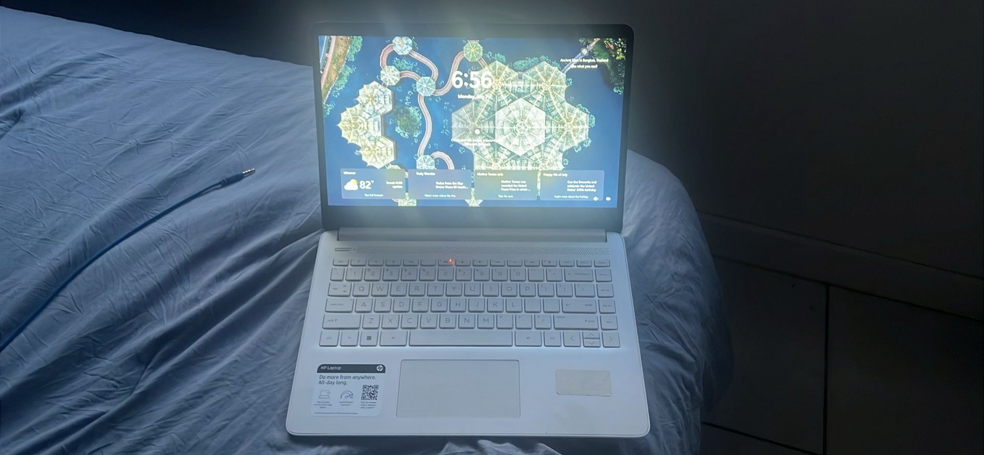 HP - 14" Laptop - Intel Celeron - 4GB Memory - 64GB eMMC - Snowflake White