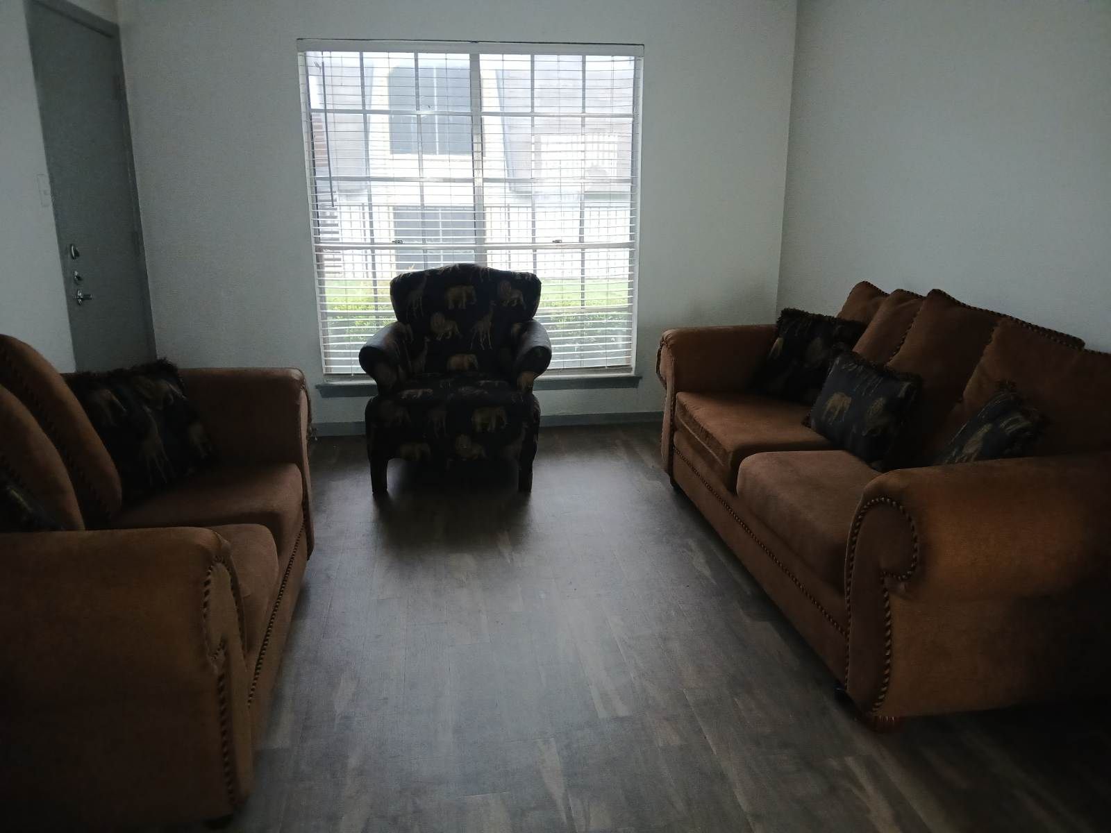 Living room set Dining set Tables Bed