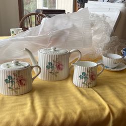 Embassy Ware by Fondeville Teaset
