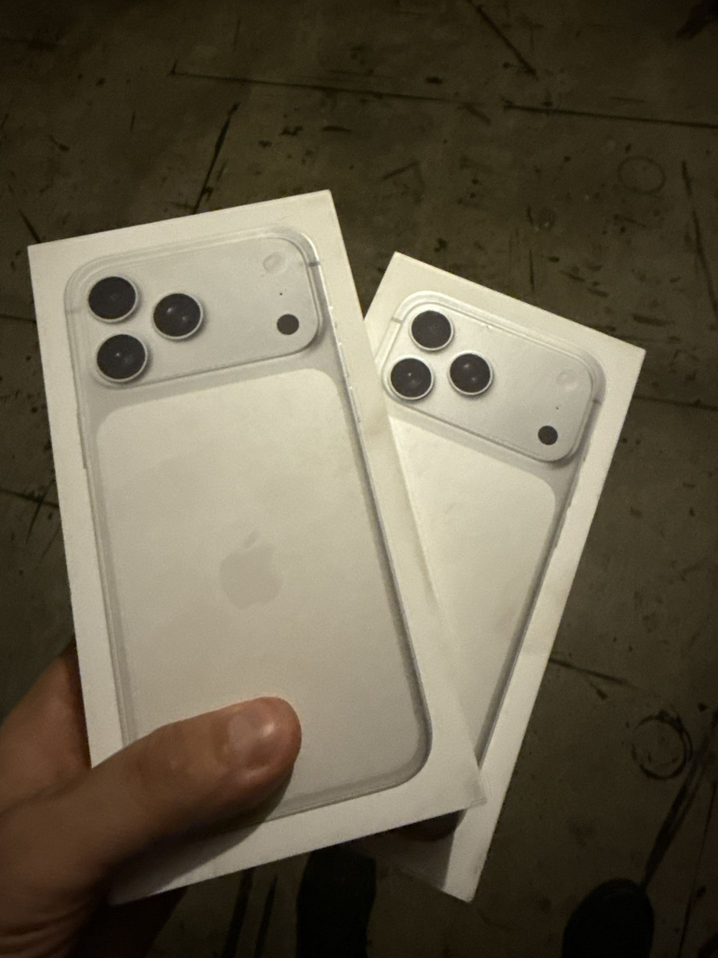 2 iPhone 17 Pro Max 