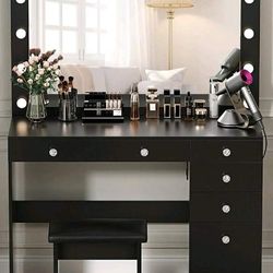Makeup Vanity Table,Vanity Desk With 14 Bulbs & Large Lighted Mirror, 5 Drawers And 1 Cabinet For Storage, Come Up With Stool