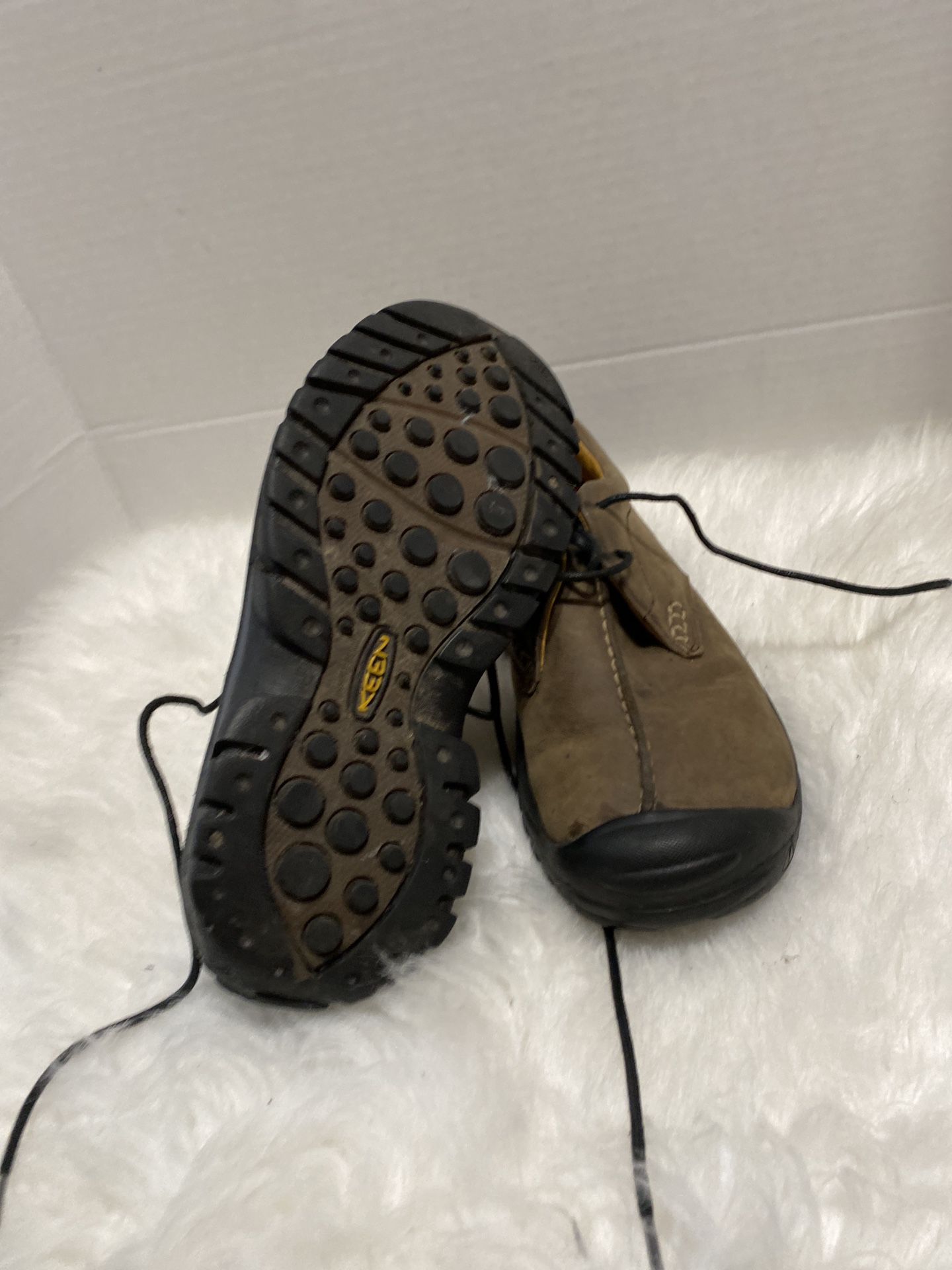 Keen Women Shoe Size 7.5 Brown Hiking Sneaker Athletic Oxford