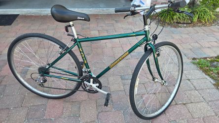 Bridgestone XO‐5 Hybrid Bike