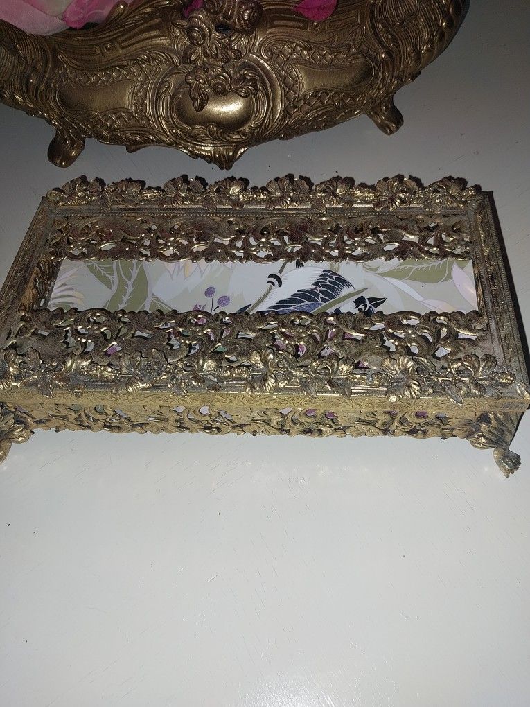 Gold Filigree Tissue Box