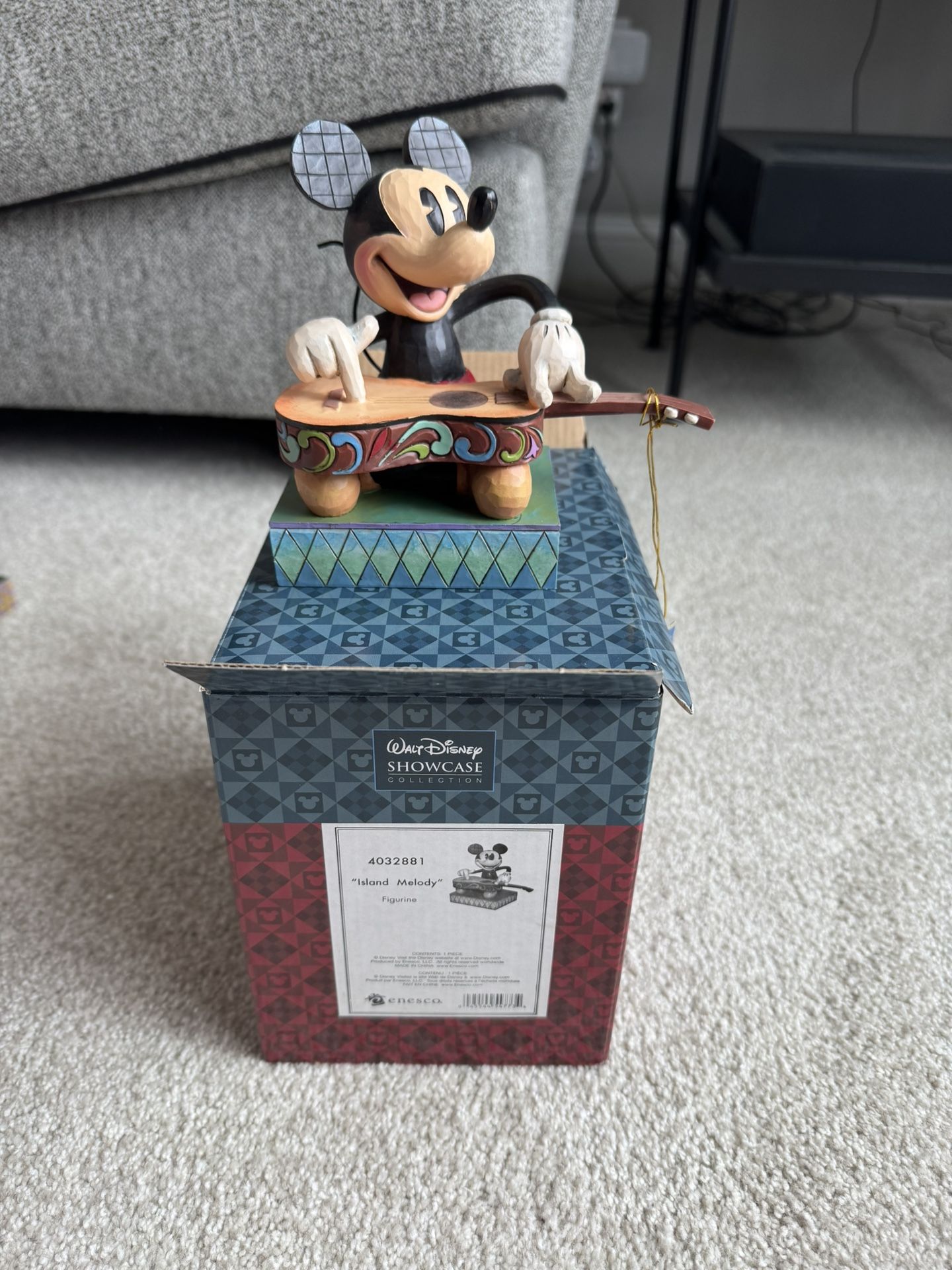 Jim Shore Disney Traditions “island Mickey”
