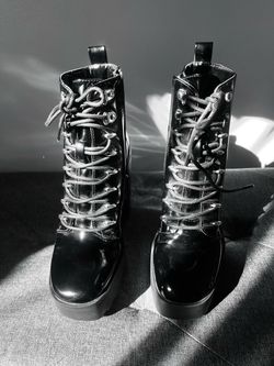 Women’s black boots ZARA