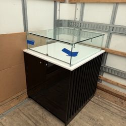 This is a custom-made luxury retail showcase counter designed for displaying high-value items like jewelry or collectibles.
