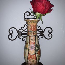 Decrotive Ceramic Flower Vase