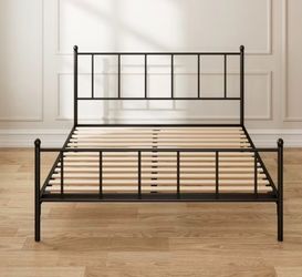 BRAND NEW Zinus King Size Metal Bed Frame (Black)