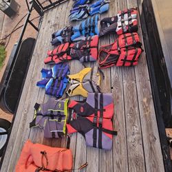 Life Vests / Life Jackets/ Ski Rope/Tow Rope