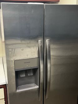 Frigidaire stainless Steele refrigerator