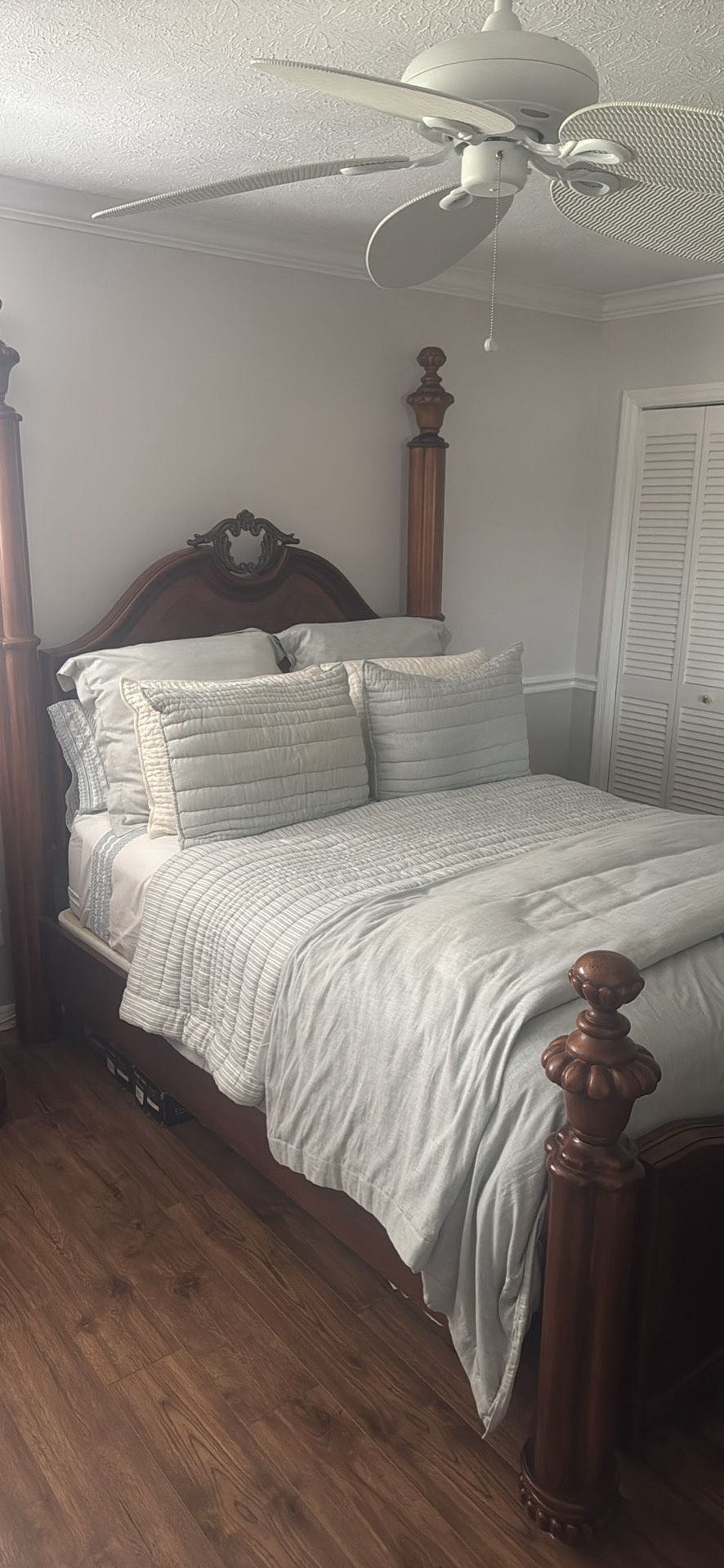 Thomasville British Gentry Bedroom Set