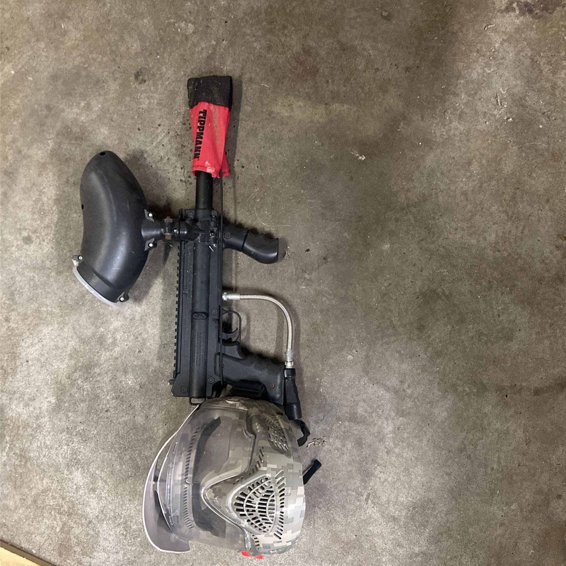 Paintballgun and paintball mask