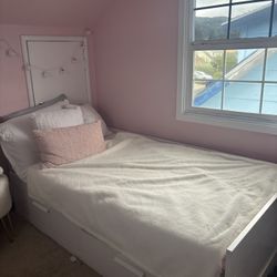 Twin Bed 