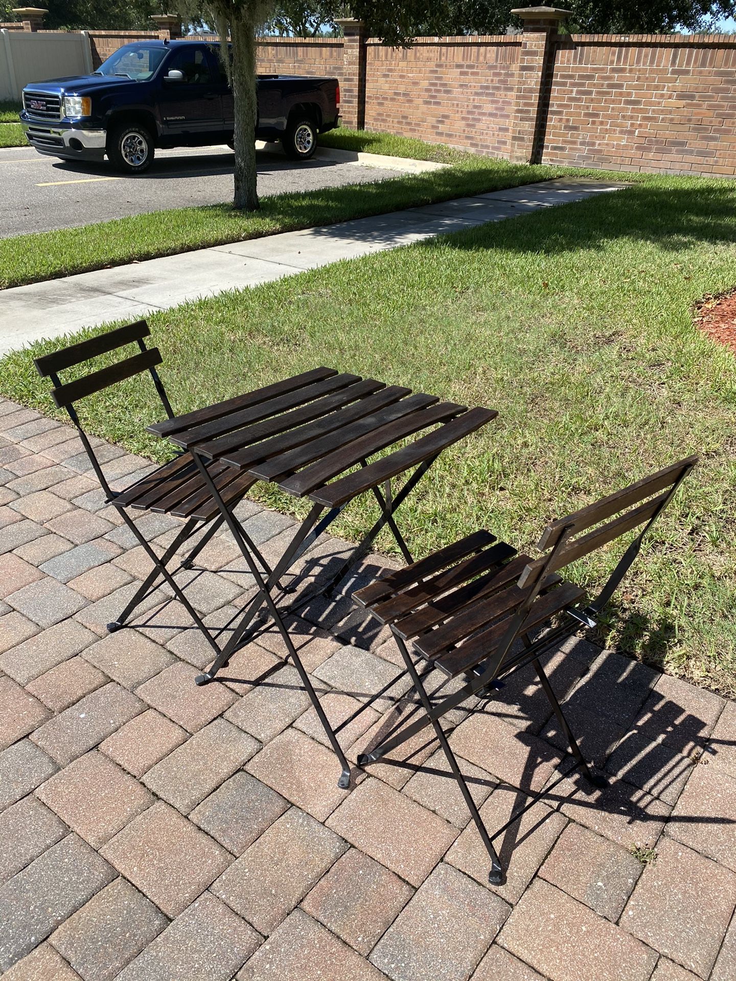 Folding patio set