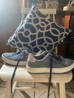 Align men’s size 8.5 shoe