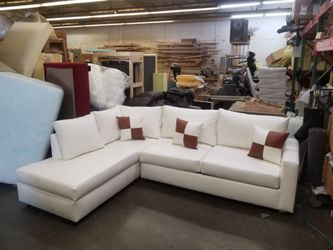 BRAND NEW 7x9ft SECTIONAL COUCHES white leather custom made available