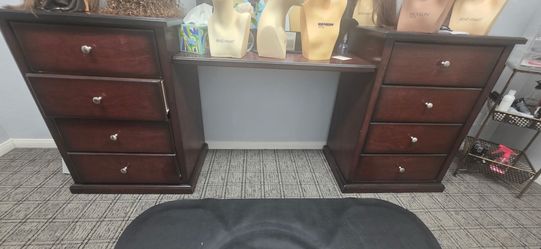 Multi-Drawer Salon Styling / Vanity Station