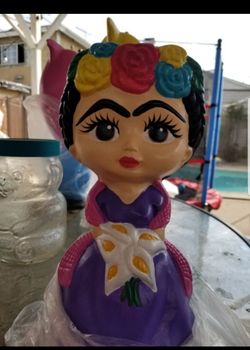 Frida Kalho piggybanks