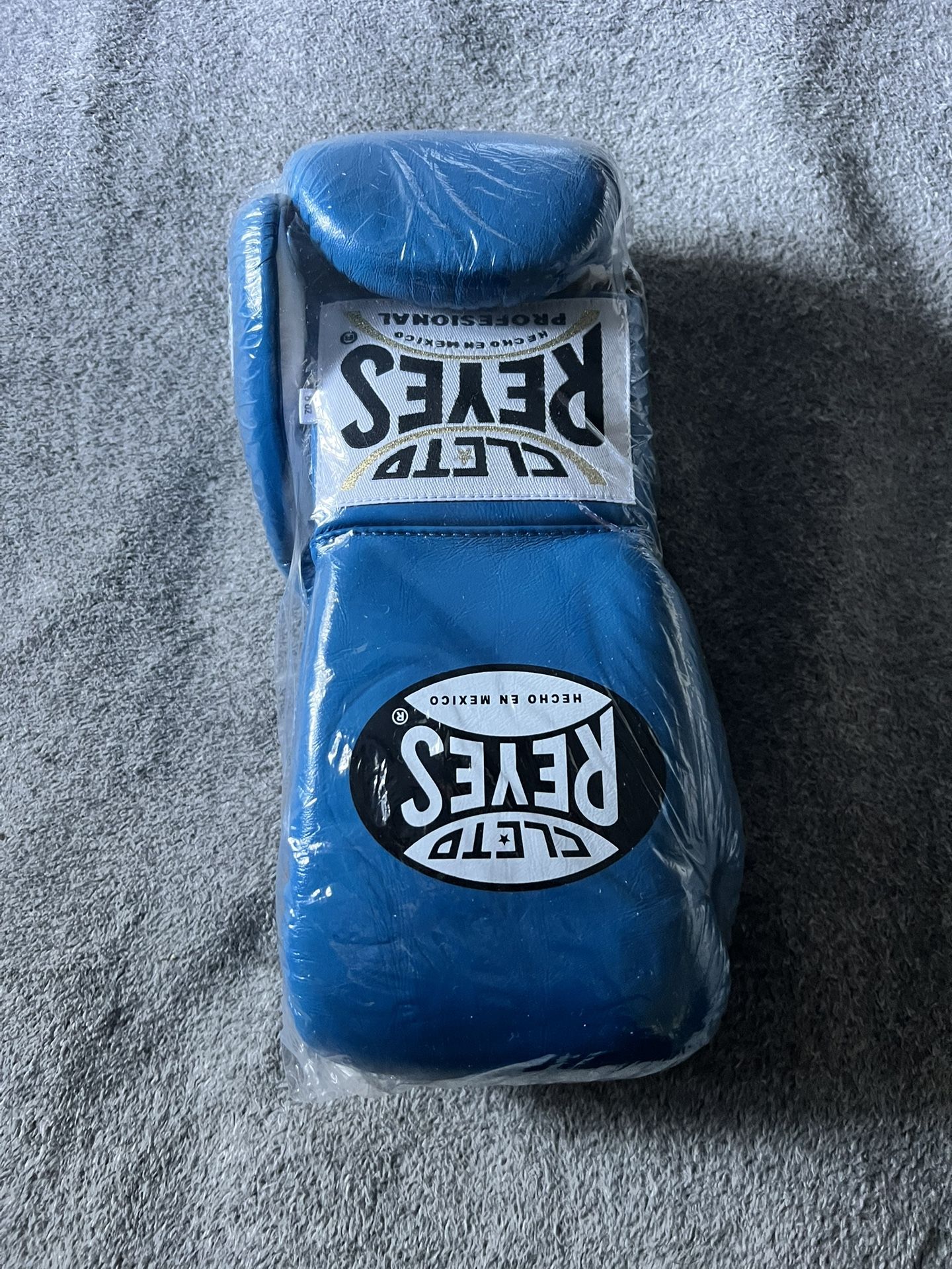 Cleto Reyes 8 Oz Boxing Gloves Laces Fight Night Set