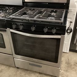 Whirlpool Gas stove 30” Inch Wide