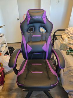 Gaming Chair w/footresr