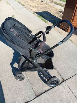 Evenflo Pivot Stroller (+ matching carseat)
