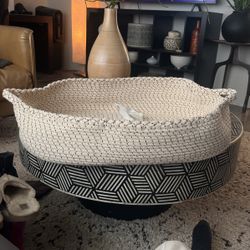 Woven Basket / Baby Bassinet 