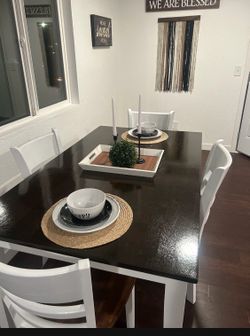 Dinning room table and chairs