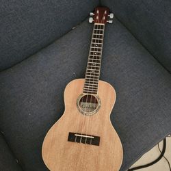 Cordoba Concert Ukulele – Excellent Condition + Tuner