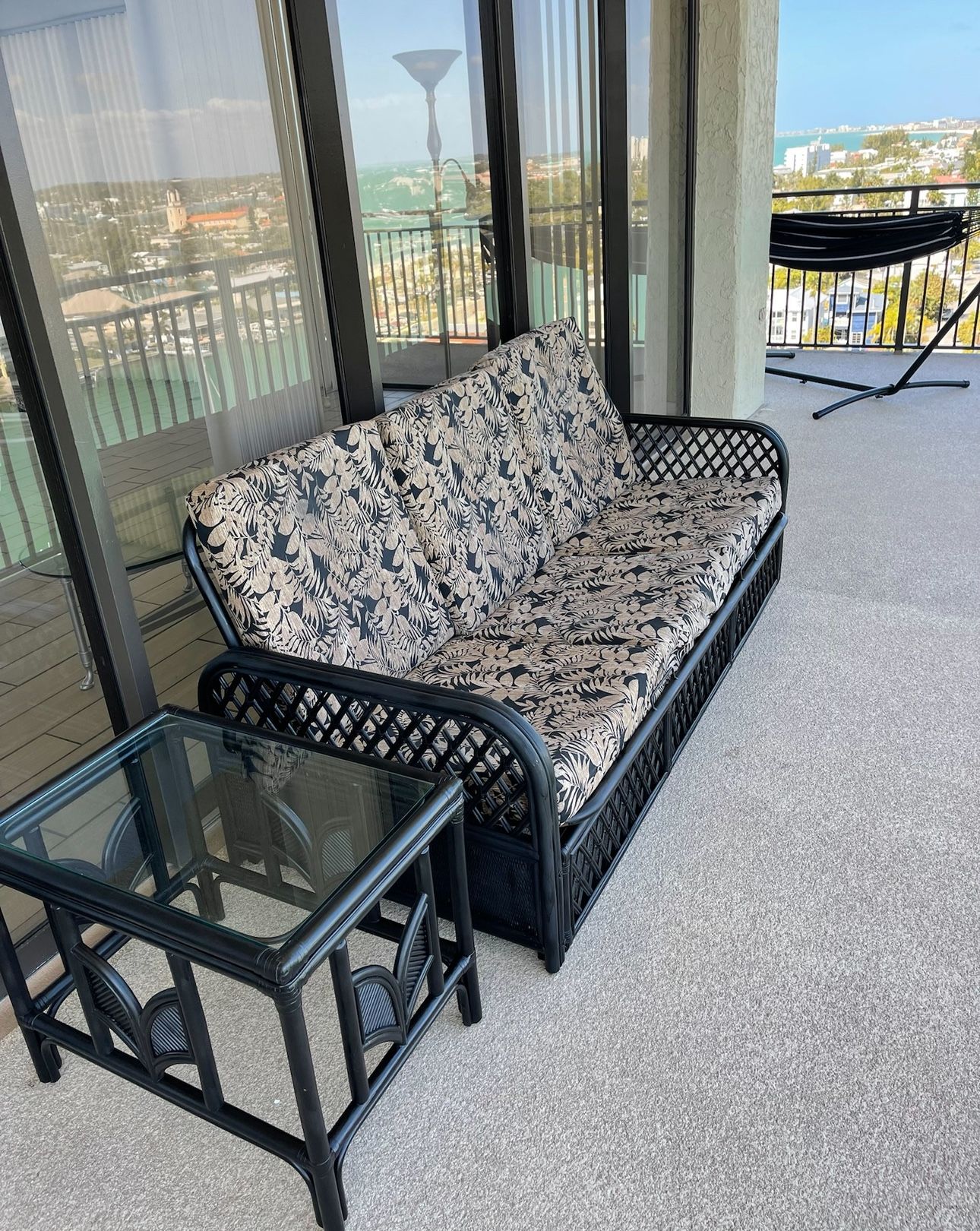 Outdoor/indoor Futon