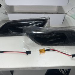 Mercedes Benz 2010-2013 E350 Sidemarker Lights Brand New $20 Firm